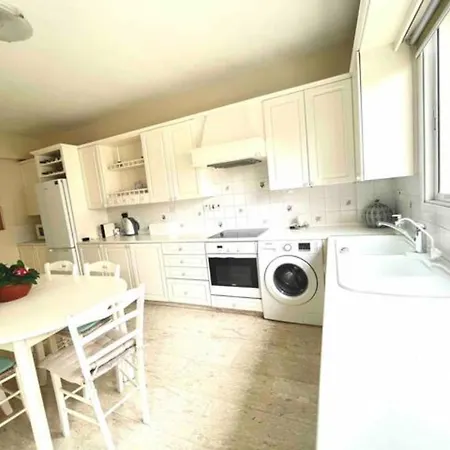 Queen Olga 2 Bdr In By Platform 357 Apartment *
