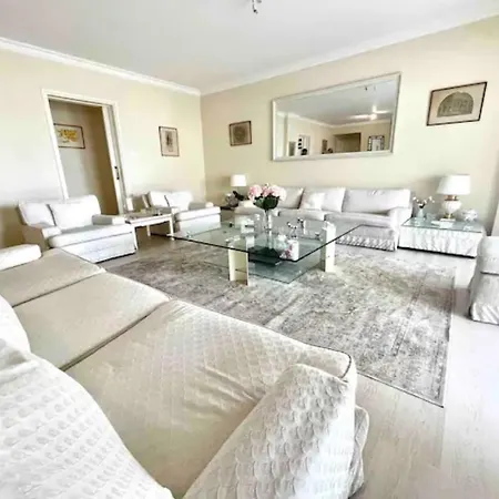 Queen Olga 2 Bdr In By Platform 357 Apartment *