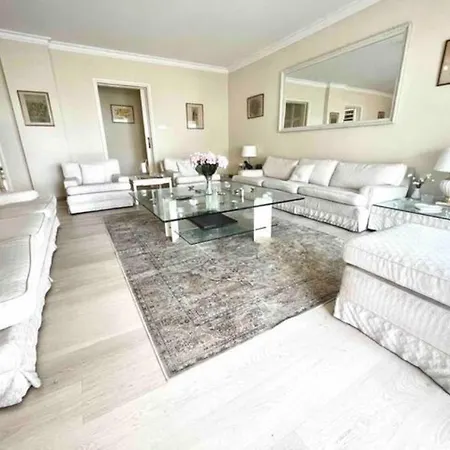 Apartment Queen Olga 2 Bdr In By Platform 357